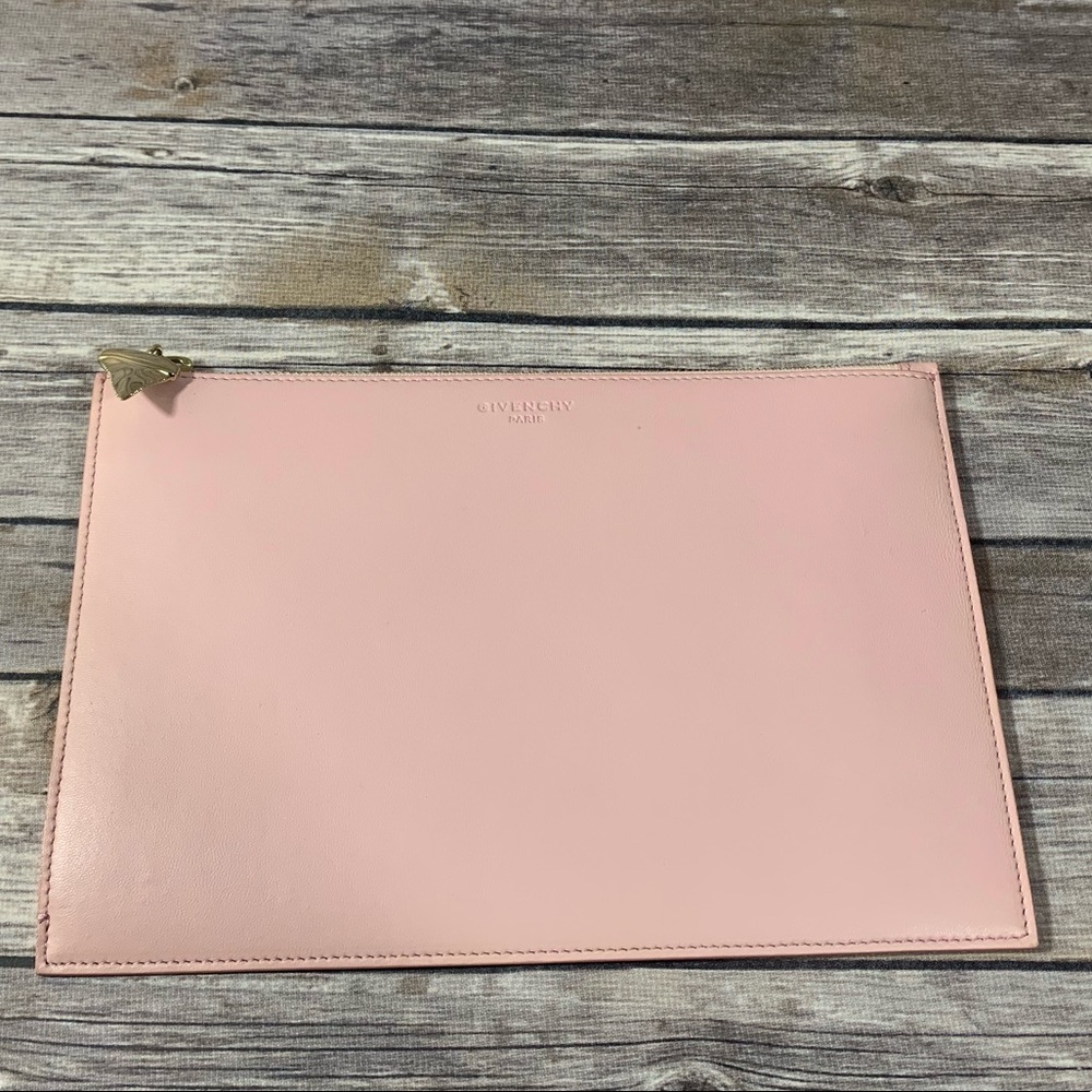 🔥🆕Givenchy Solid Pink Shark Tooth Leather Clutch
